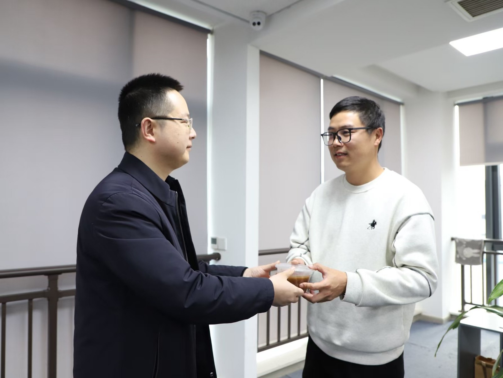 共享团圆添年味 浓浓粥香暖人心——杭临燃气工会开展“腊八送温情 ‘粥’到暖人心”腊八节活动