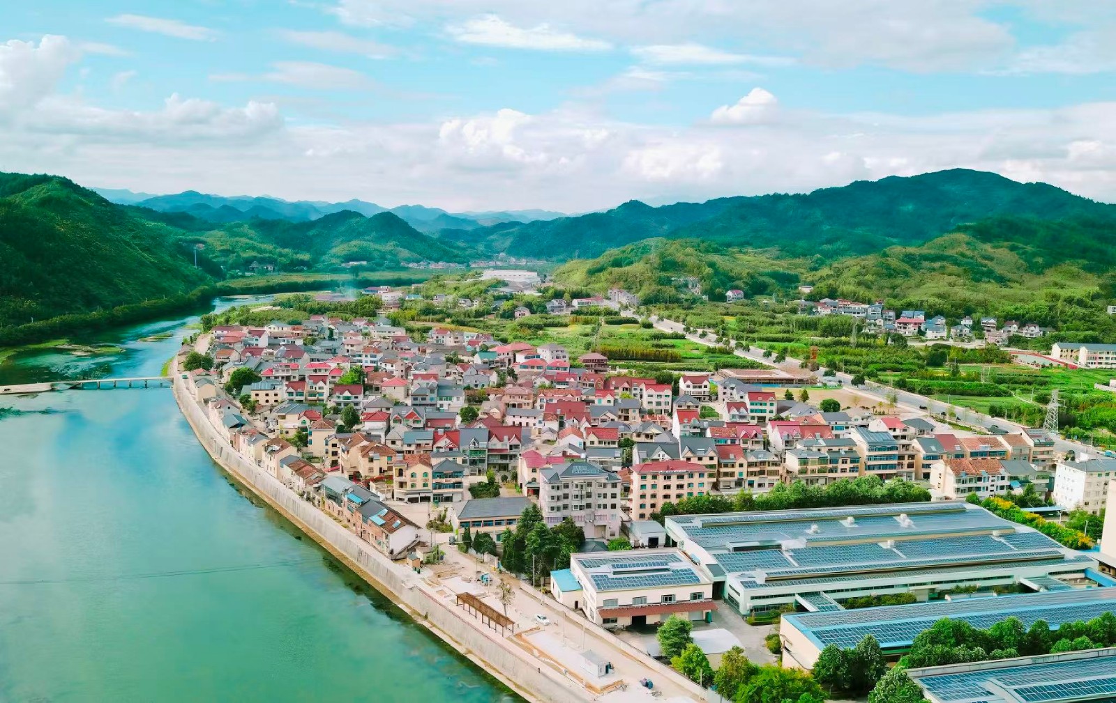 镇镇通”助力绿色能源再升级  临安区潜川镇进入管道天然气时代！